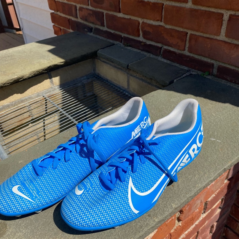 Nike Mercurial Vapor 13 Academy FG Women’s Soccer Cleats